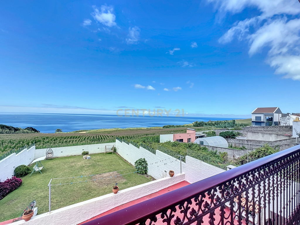🏡 Moradia Única com Vista Mar — 3 Apartamentos | AL em Funcionamento | Feteiras, Ponta Delgada - Image 13