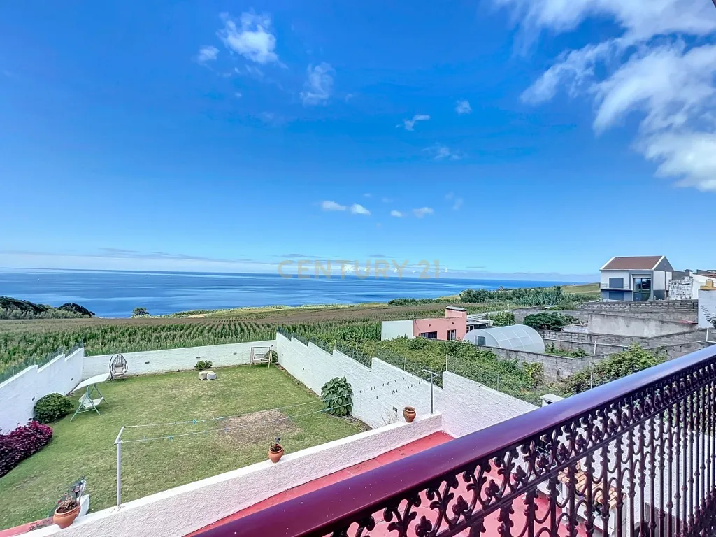 🏡 Moradia Única com Vista Mar — 3 Apartamentos | AL em Funcionamento | Feteiras, Ponta Delgada - Image 13