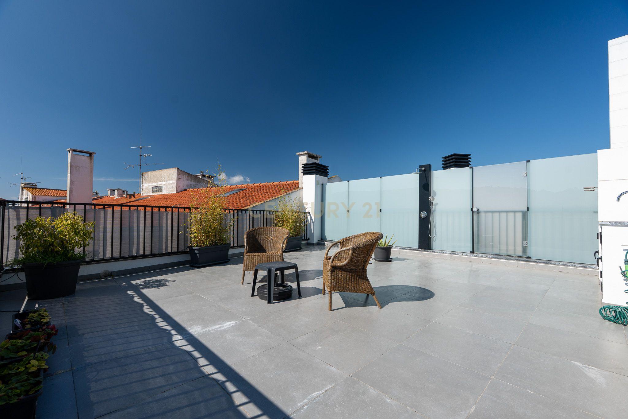 Apartamento T3+1 duplex, com terraço e estacionamento, no centro da cidade de Torres Vedras - Image 60
