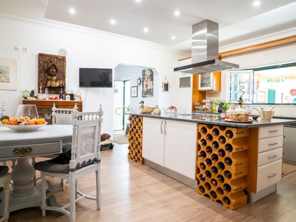 🏡 Moradia T5 como nova na Encarnação – Tranquilidade e vista desafogada! - Image 26