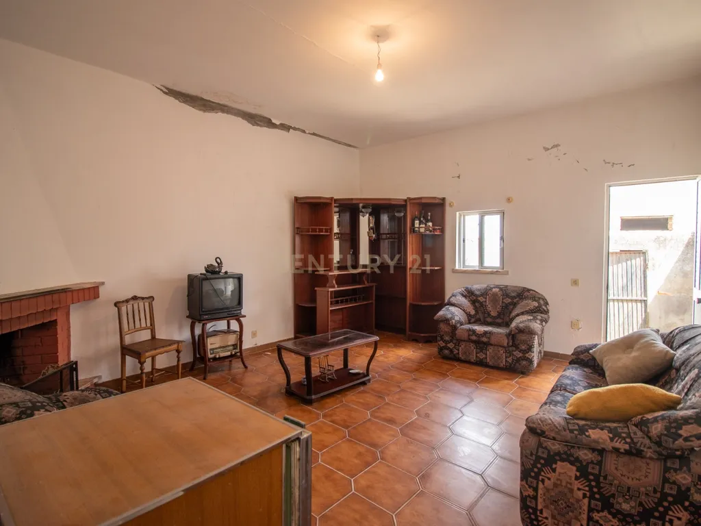 Oportunidade única em Abrunheira! Moradia T3+2 com terraço e vistas panorâmicas - Image 24