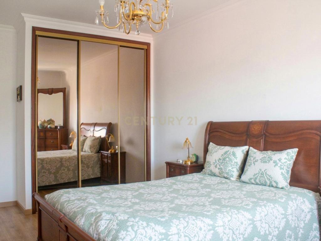 T3 na Amadora – Conforto, Espaço e Excelente Localização! - Image 9