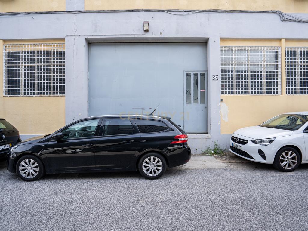 Armazém com 947 m2 a 5 min. do Aeroporto de Lisboa - Image 34