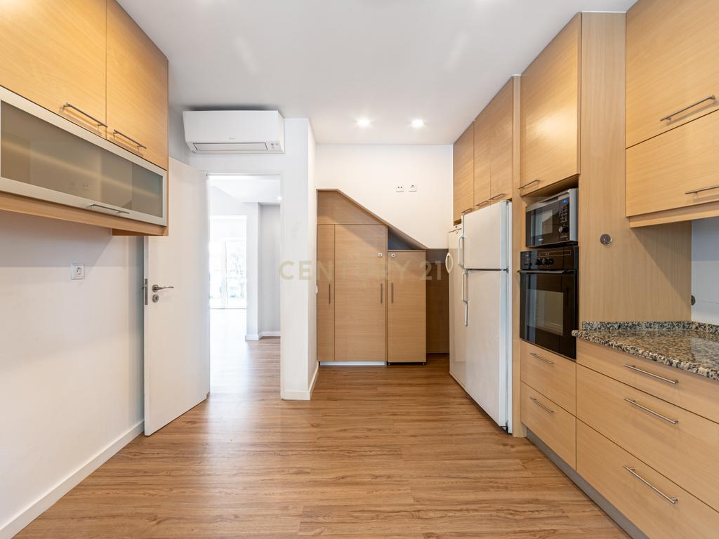 Moradia Unifamiliar T5 em Carcavelos  - Image 16