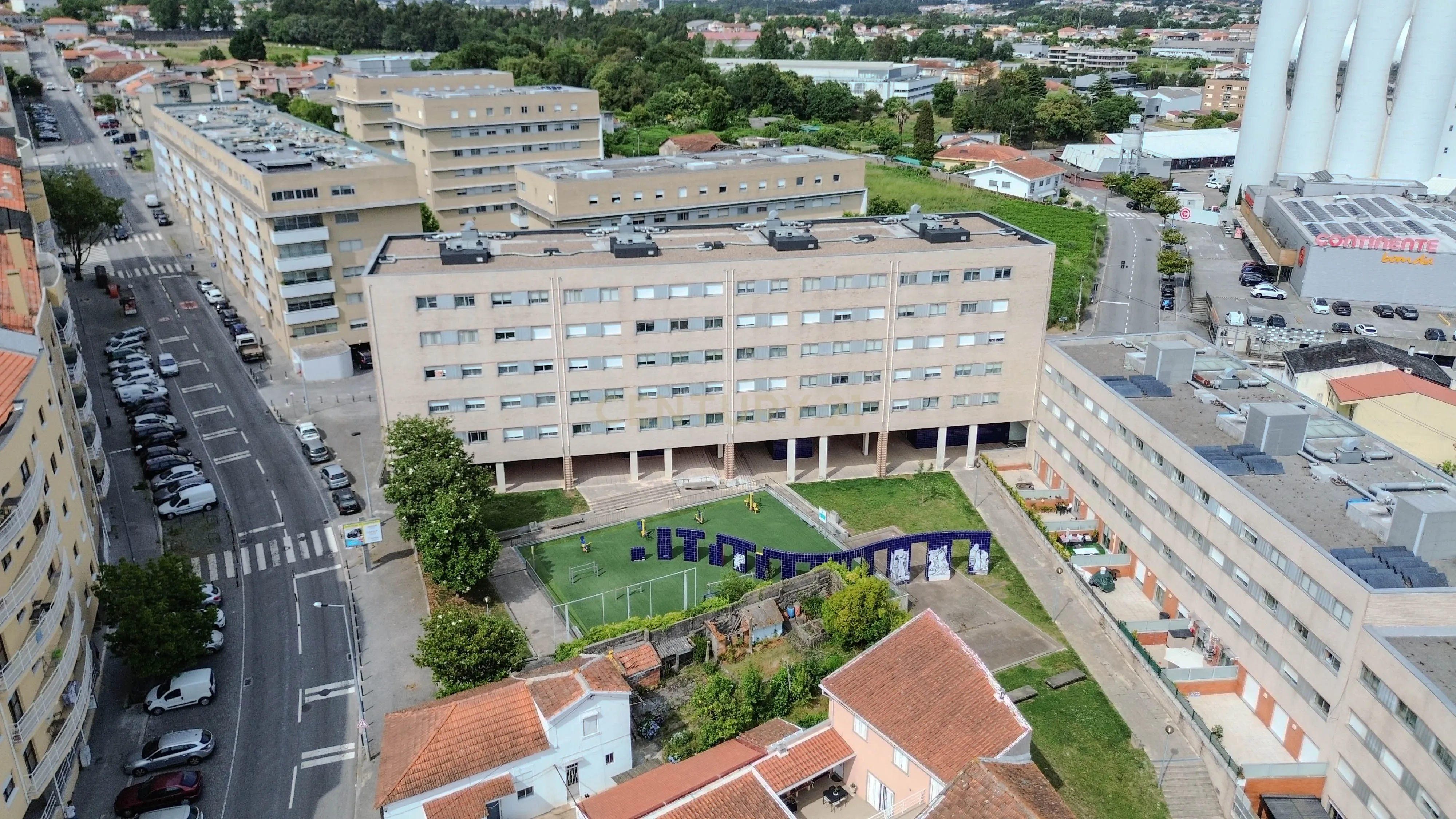 Apartamento T2, garagem, arrumos, ultimo piso – Ponte da Pedra, Matosinhos - Image 14