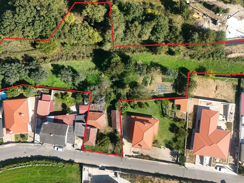 Moradia para restauro em Lanheses, Viana do castelo - Image 2