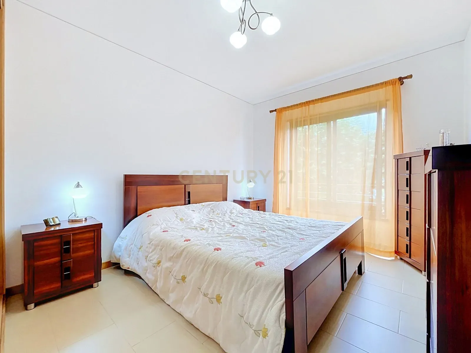 Fotografia 8 de Apartamento T2 com Varandas, Excelentes Áreas e Zona de Lazer Privativa — Santa Cruz, Lagoa