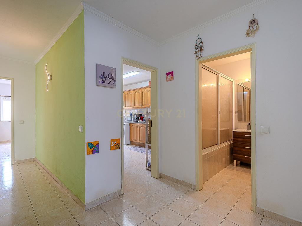 Apartamento T3 com Garagem no Centro de Tunes - Image 15
