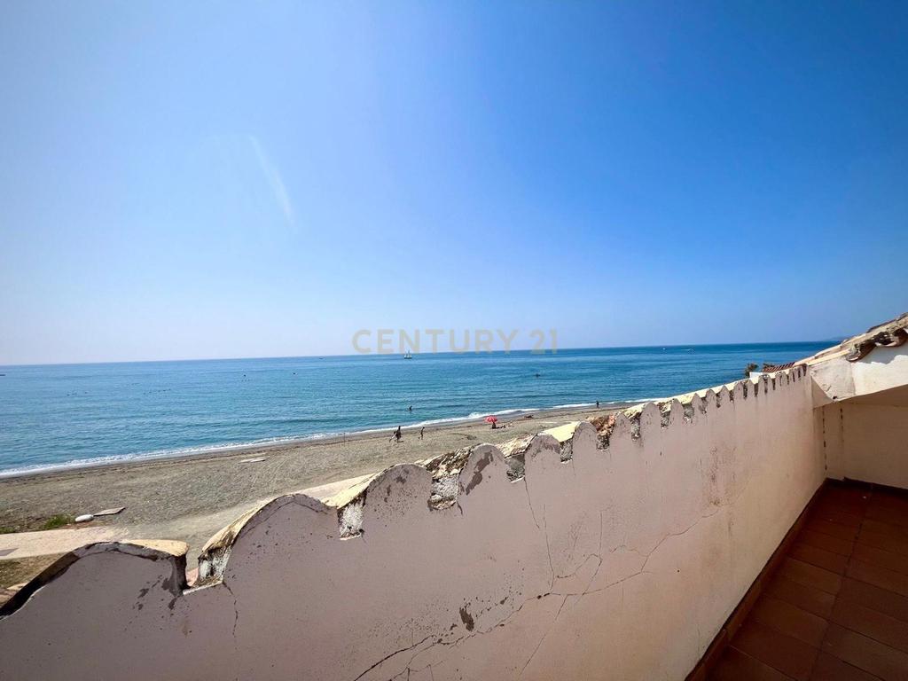 Casa con vistas al mar en primera línea – Urbanización Bahía de Estepona - Image 29