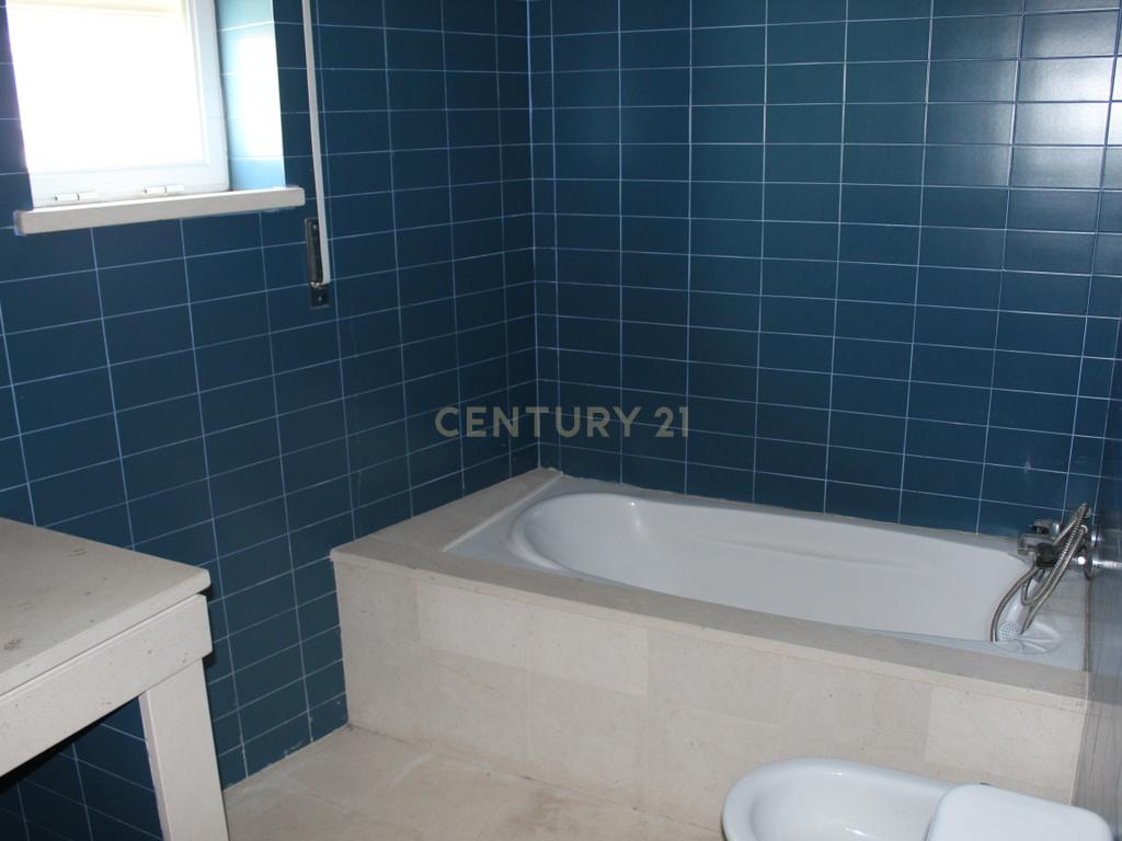 Apartamento T3 para Arrendamento em Abrantes – Condomínio Fechado na Zona Histórica - Image 9
