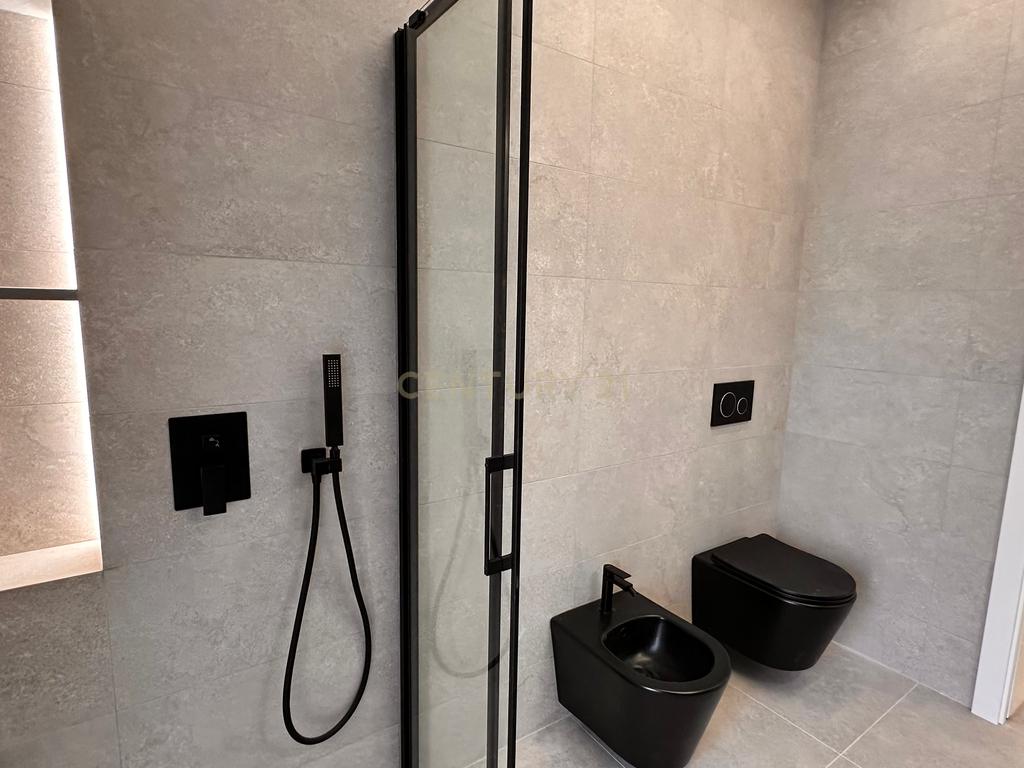 Venda T3 na Estrela - APARTAMENTO INTEGRALMENTE REMODELADO COM VARANDA GENEROSA - Image 14