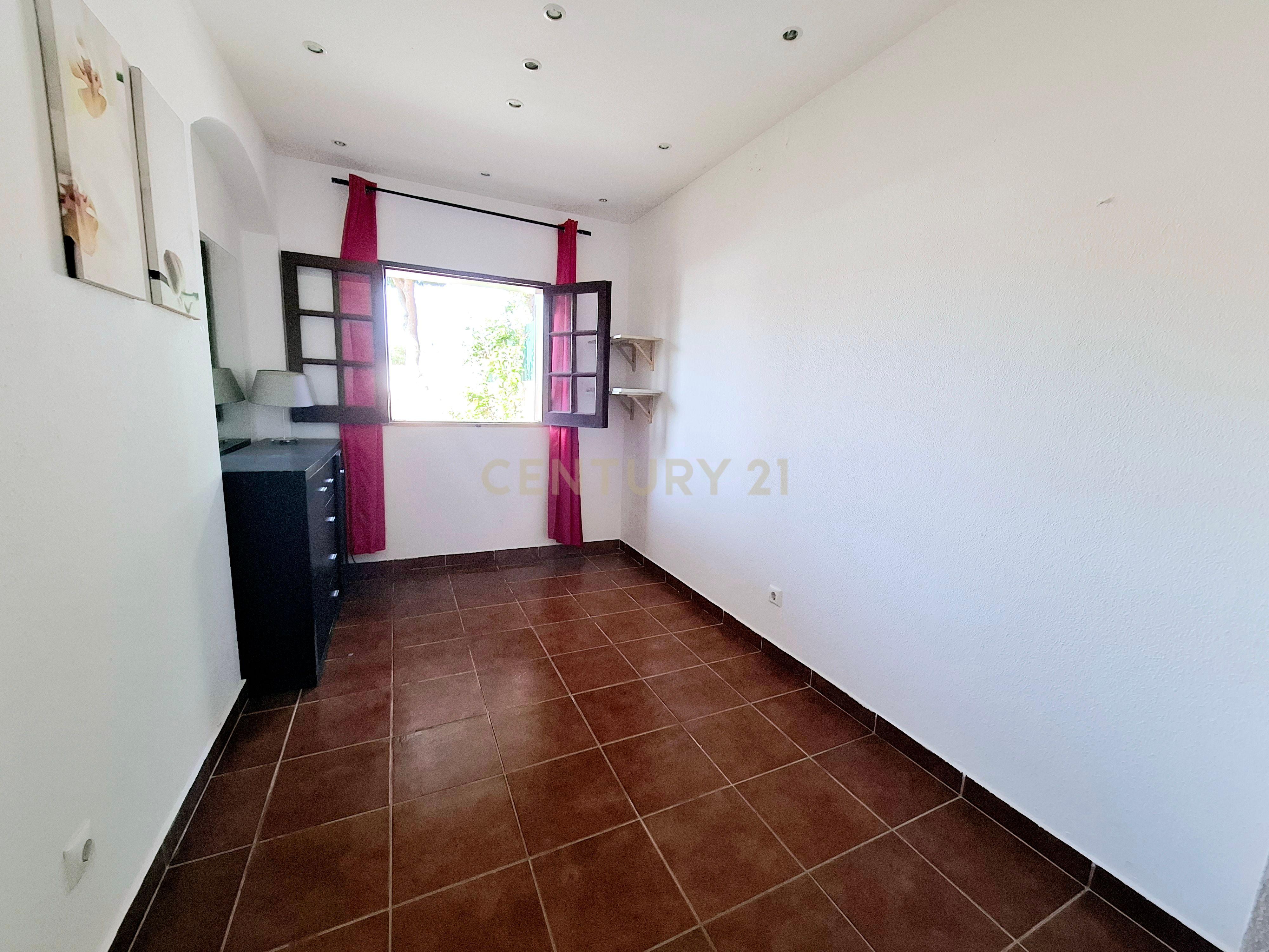 Urbanização Quinta do Poço – Olhos de Água 2.9 km da praia moradia V2+1 - Image 20
