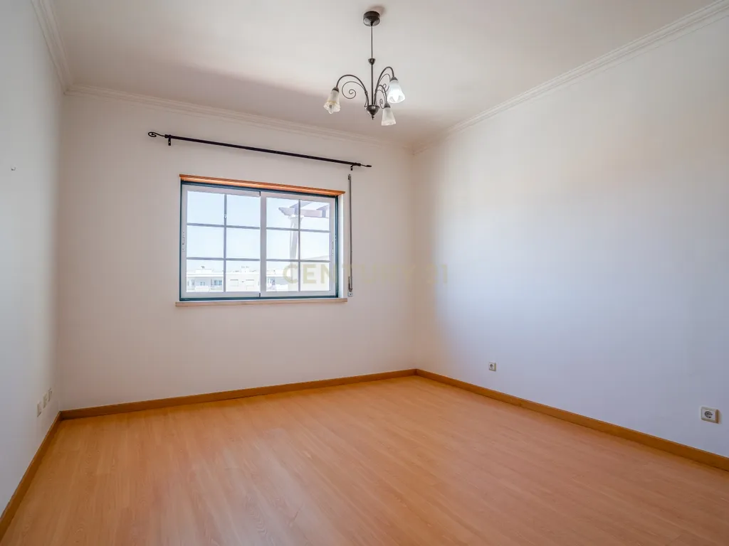 Moradia T4 na Urbanização Quinta do Pinheiro Manso – Caldas da Rainha - Image 15