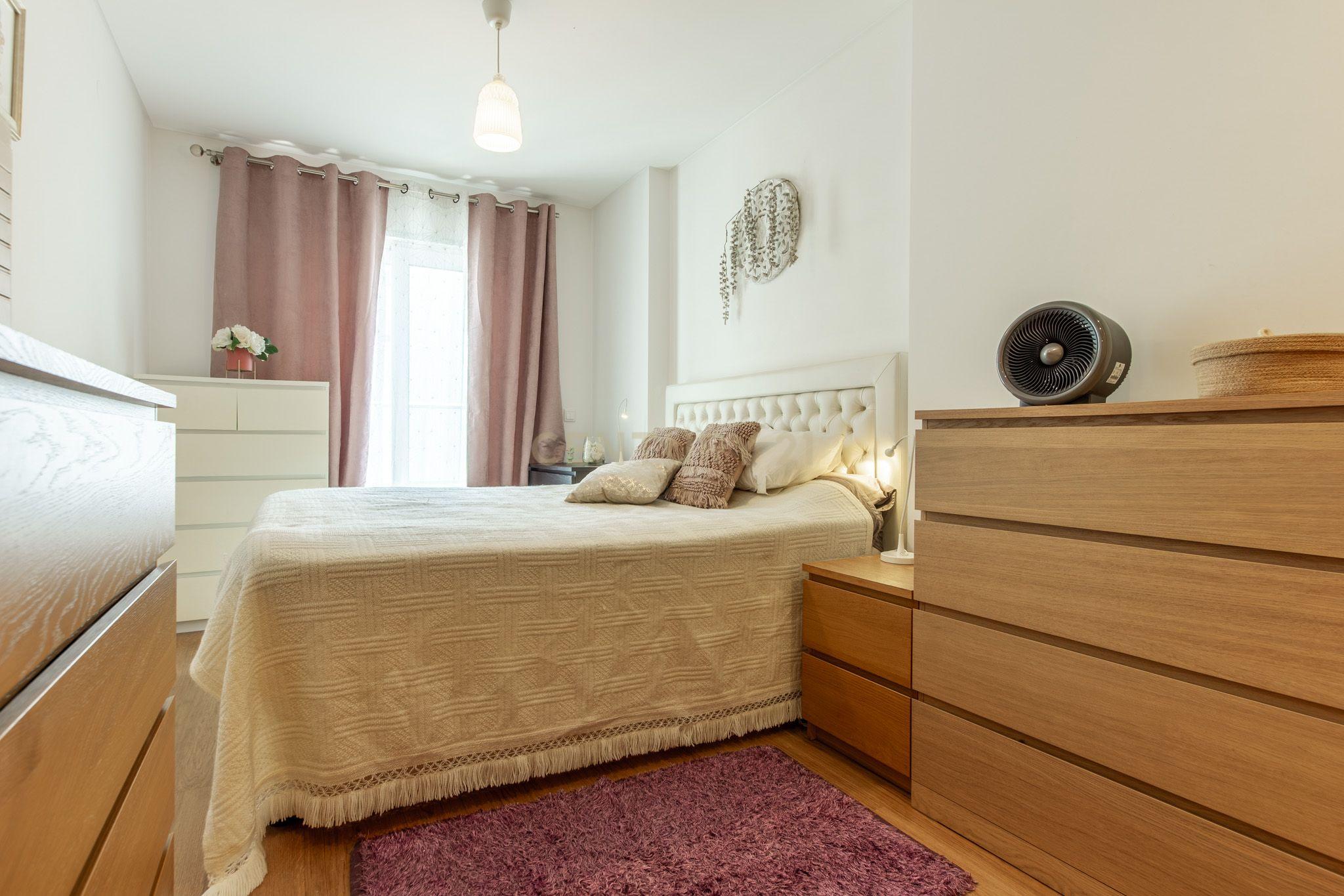 Fotografia 3 de Apartamento T2 moderno com lugar de garagem, Quinta do Património (Sacavém)