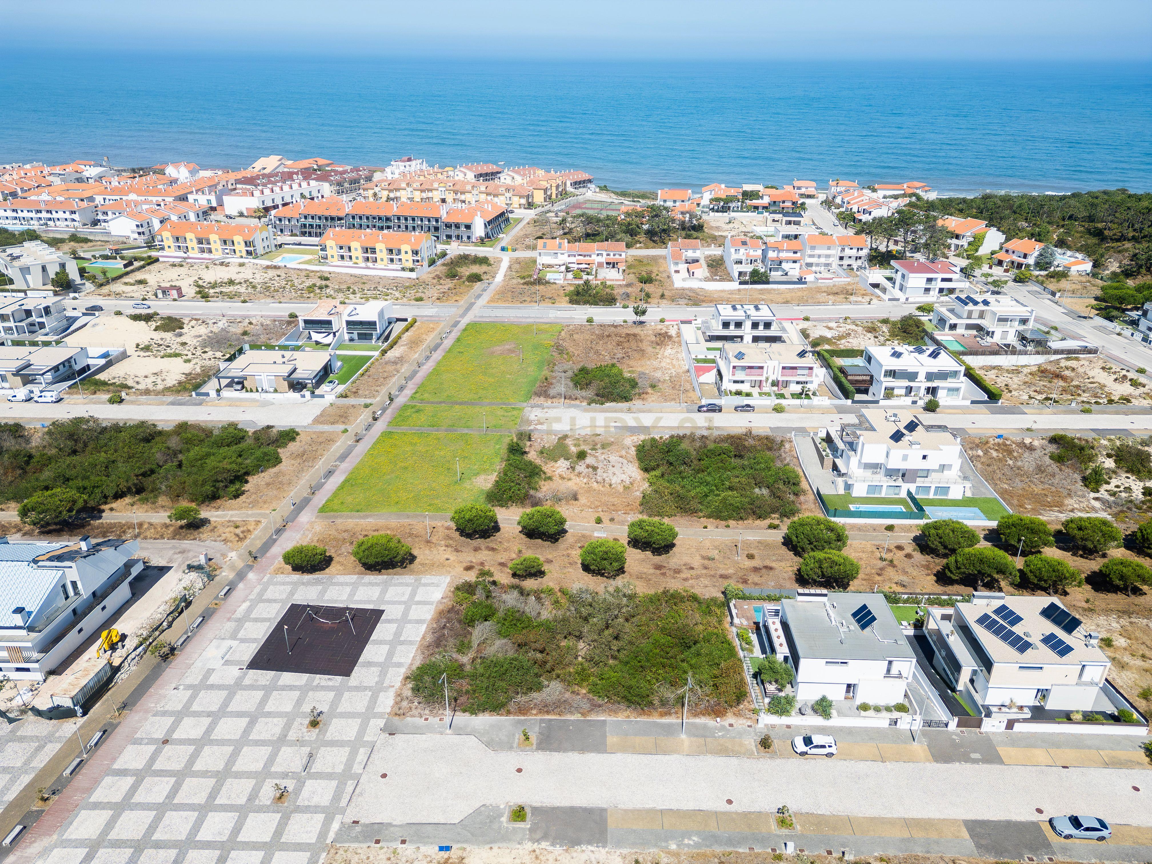 Land for sale in Alcobaça, Portugal — €120,000