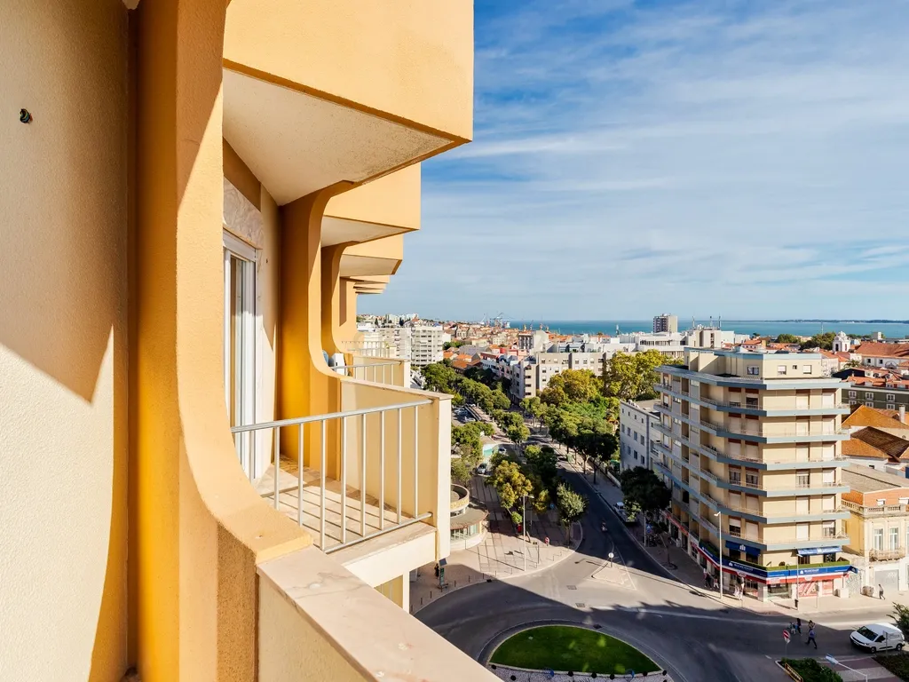 Apartamento T3 Renovado com Vista Panorâmica – Investimento com Rendimento Imediato - Image 25