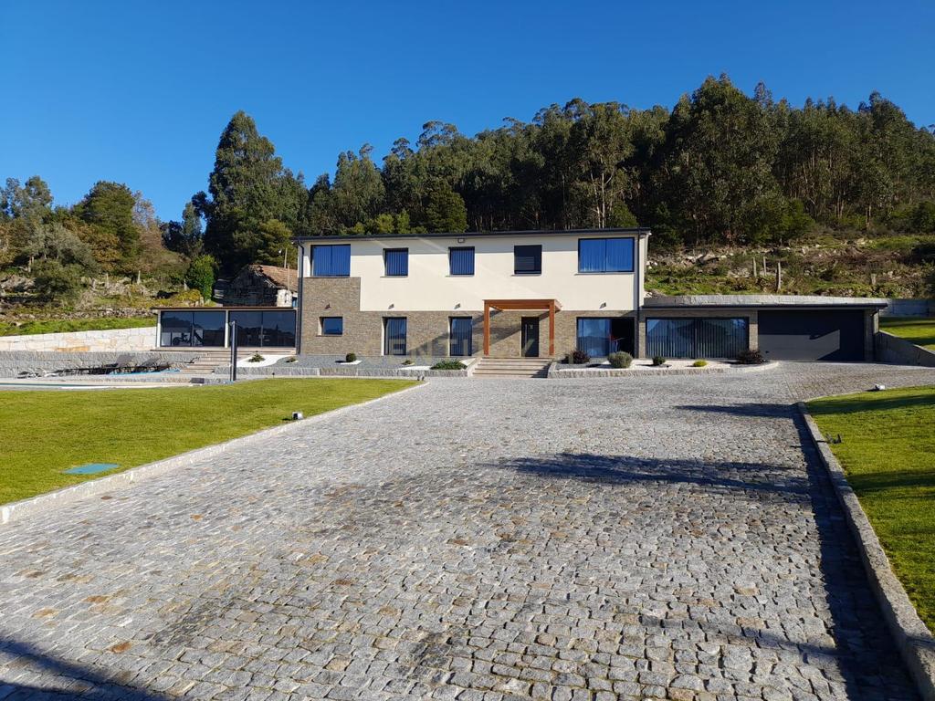 Moradia de Luxo V3 em Cabeça Santa, Penafiel - Image 1