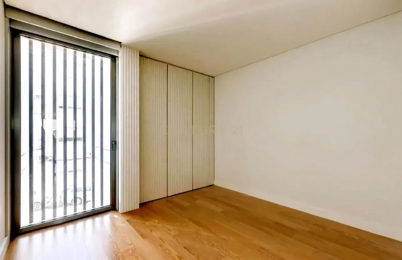 Fotografia 10 de Luxuosa Moradia T4 em Alcântara, Lisboa