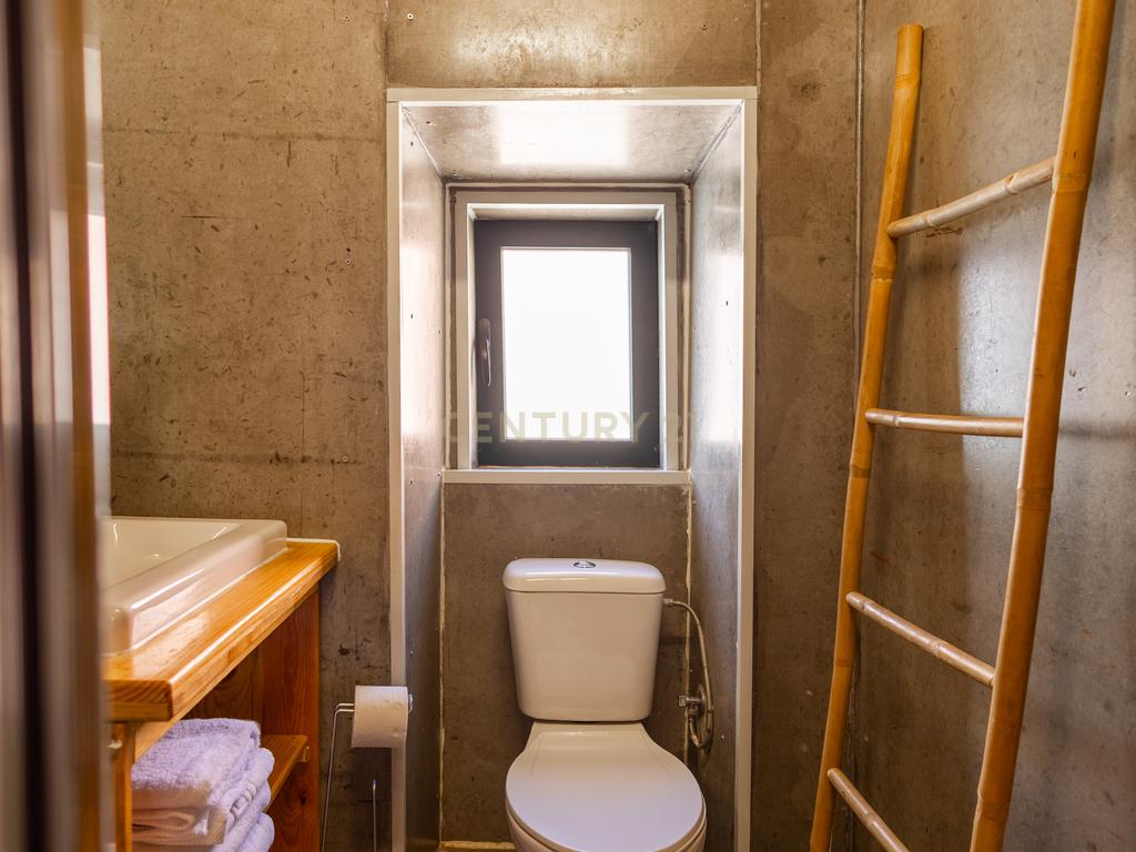 Oportunidade Única no Coração Histórico de Setúbal: Prédio com Dois Apartamentos Próximo ao Miradouro de São Sebastião - Image 15
