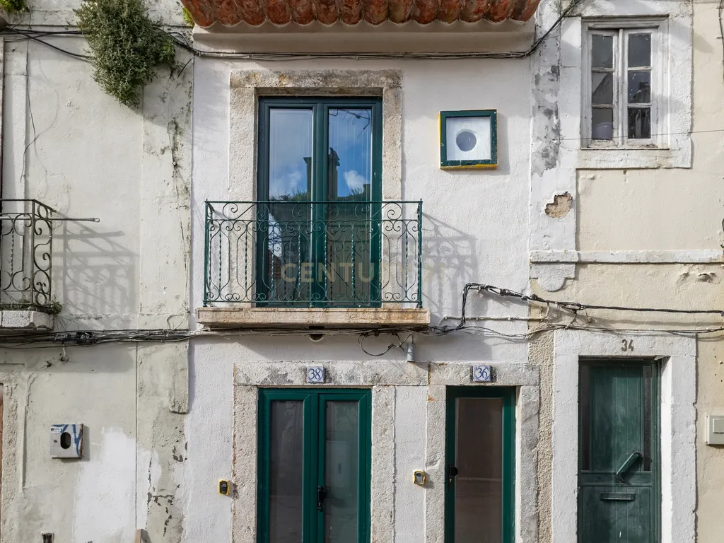 Oportunidade Única no Coração Histórico de Setúbal: Prédio com Dois Apartamentos Próximo ao Miradouro de São Sebastião - Image 25