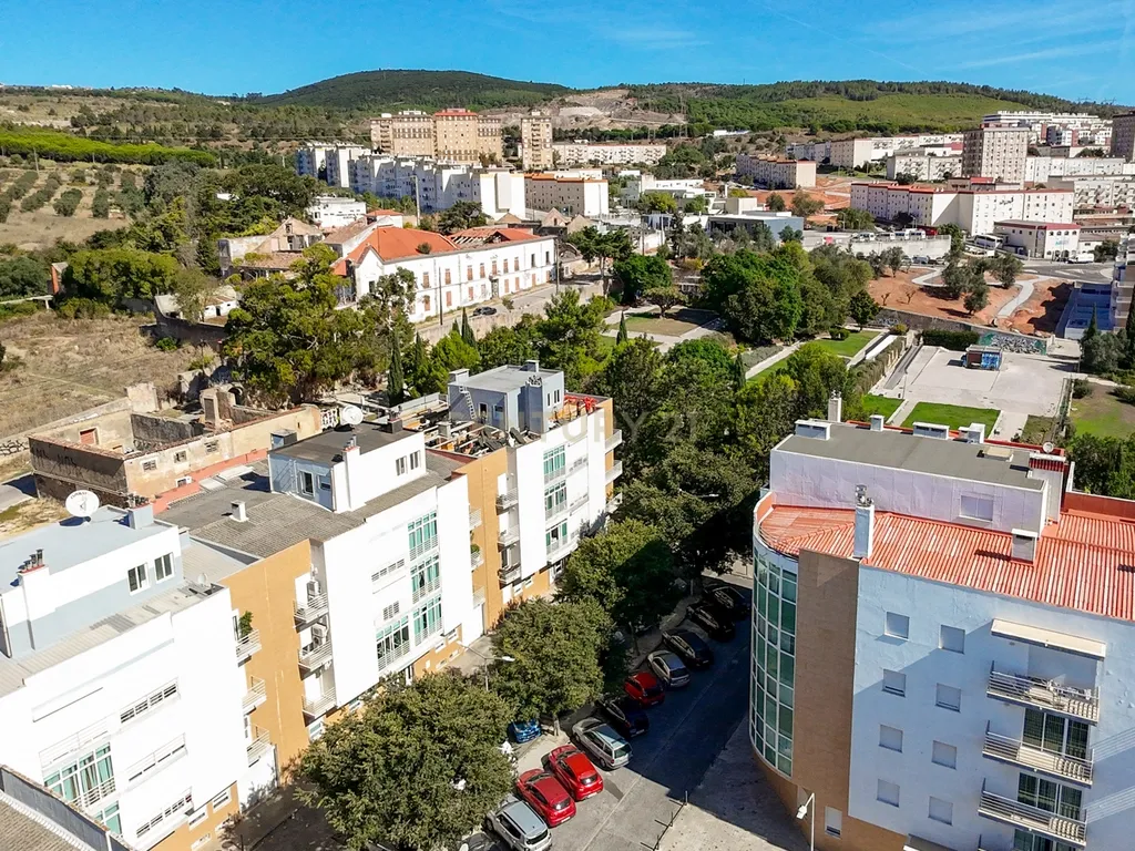 T3 com suite, lareira e BOX PRIVATIVA DE 41 m² | Quinta da Flamenga – Vialonga - Image 18