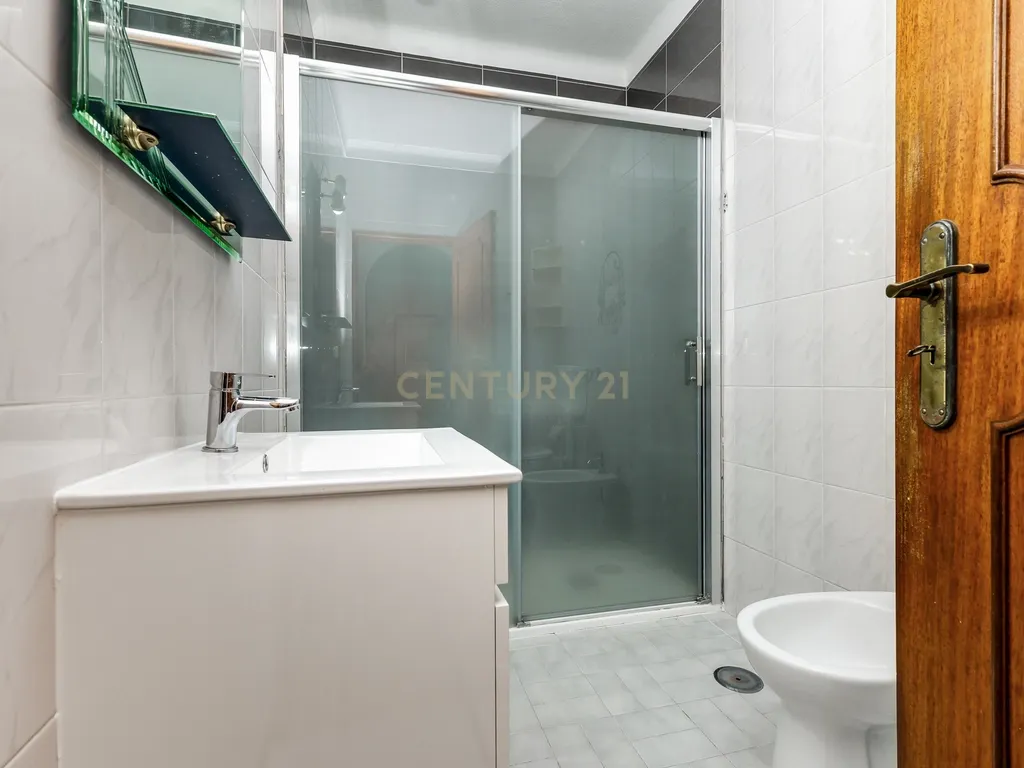 Moradia T8 de 288 m² no Centro de Montargil – Junto à Barragem - Image 15