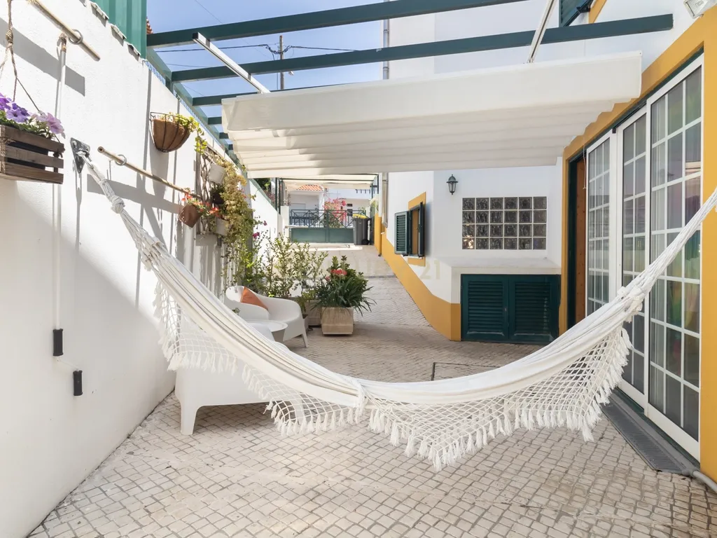 Moradia duplex de 5 assoalhadas com cave em Azeitão - Image 50