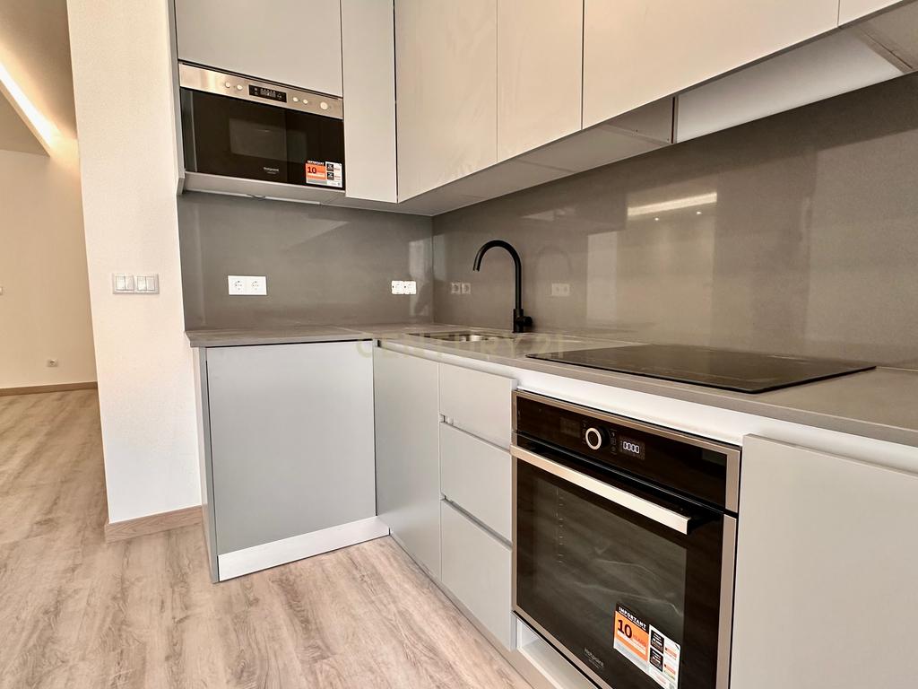 Venda T3 na Estrela - APARTAMENTO INTEGRALMENTE REMODELADO COM VARANDA GENEROSA - Image 7