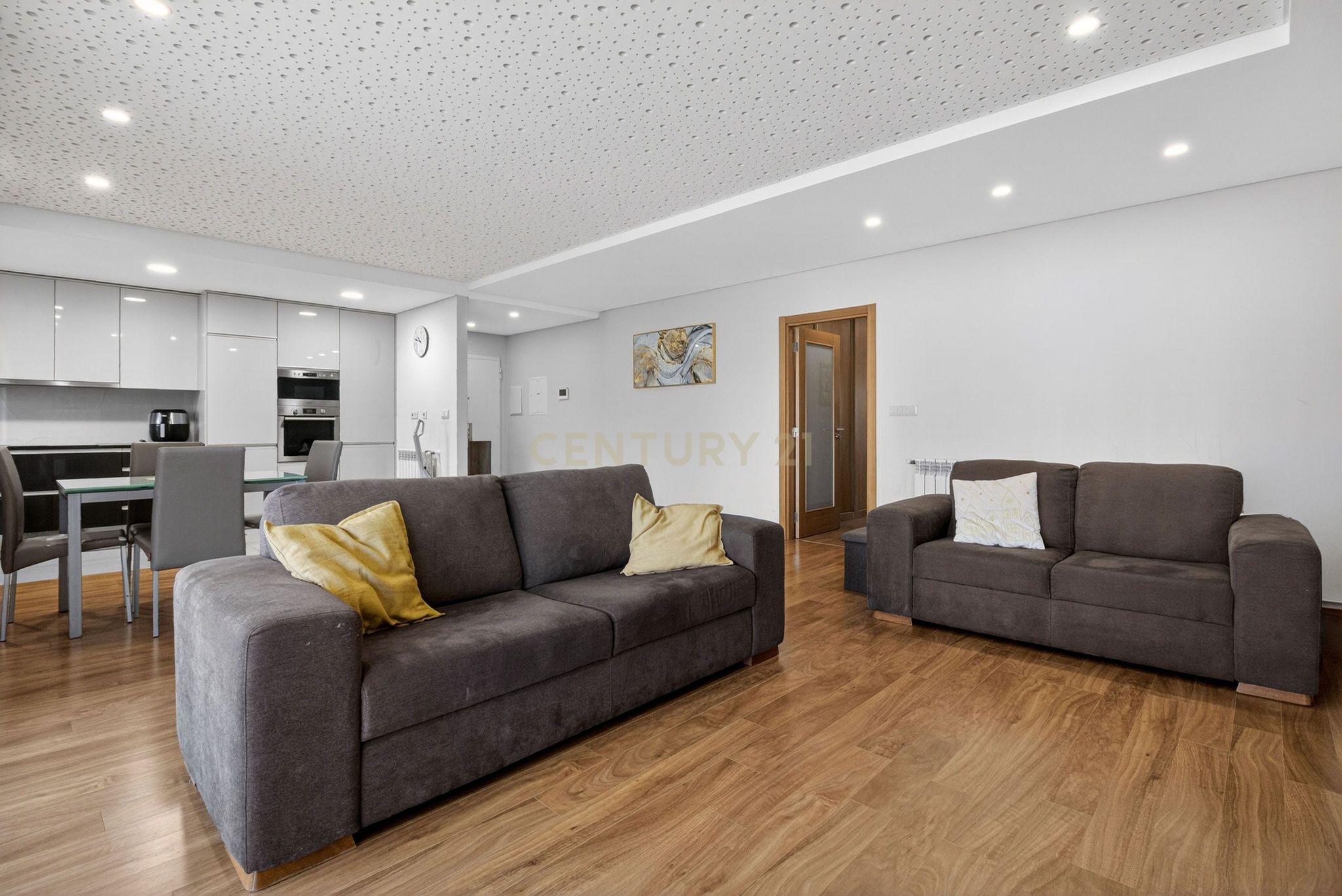 Fotografia 9 de Moderno Apartamento T3 em Bragança - Quase Novo e Espaçoso