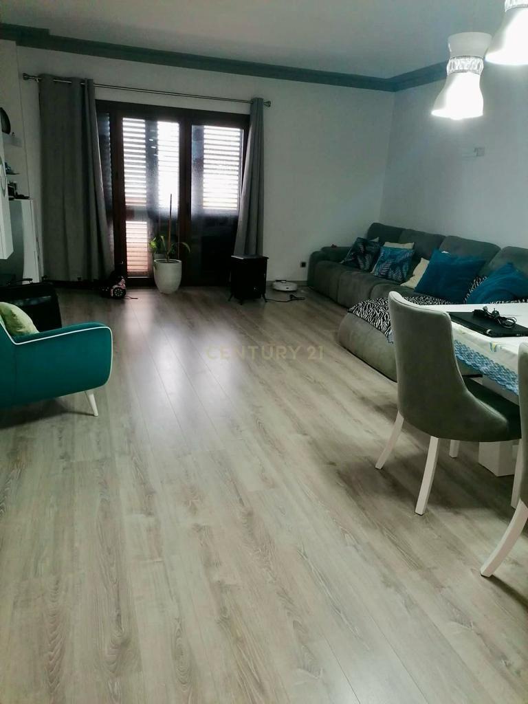APARTAMENTO T4 SOLAR DAS MARINHAS - Image 3