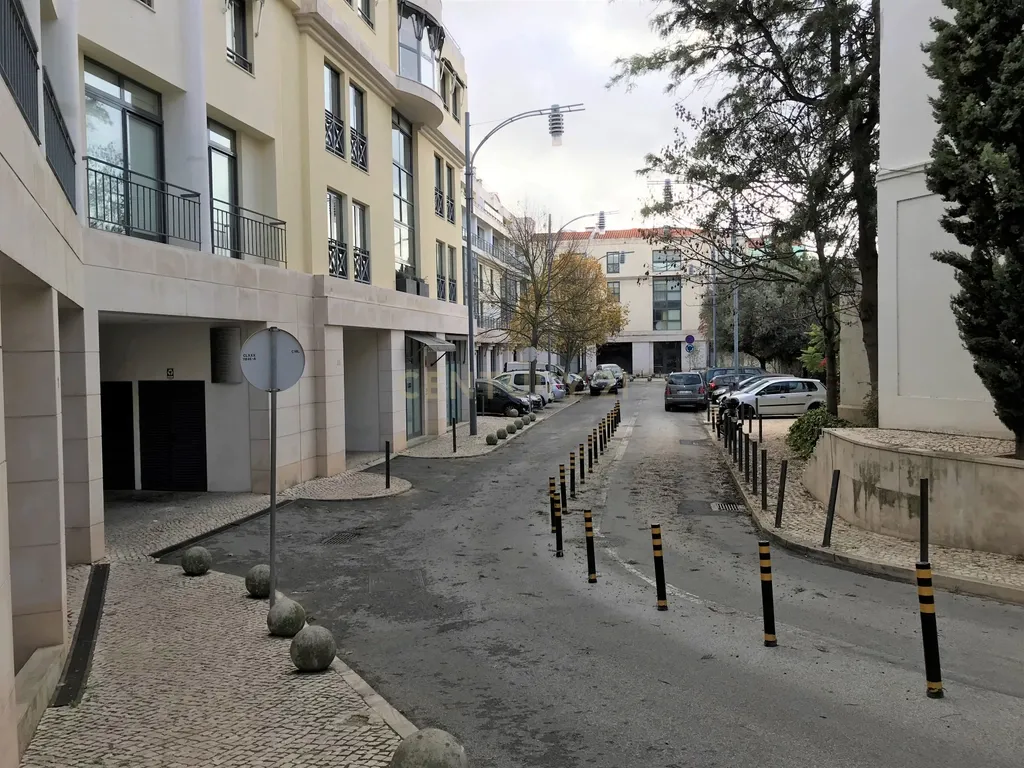 Lugar de estacionamento em Campolide - Arrendamento - Image 3
