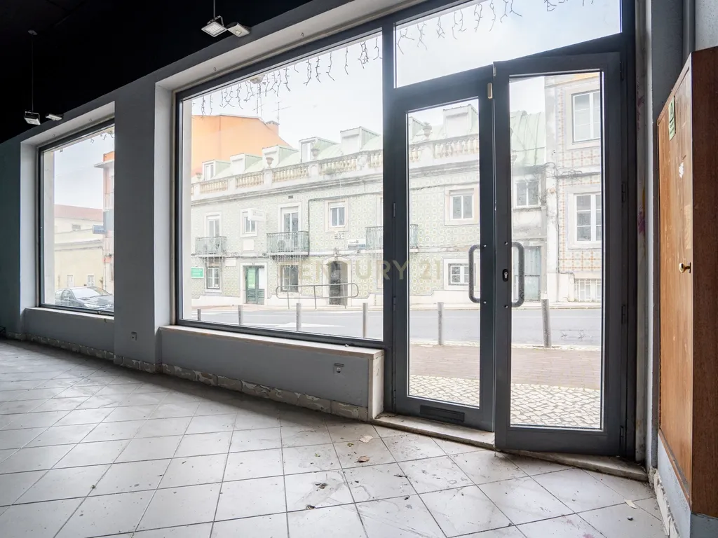 Loja Centro Histórico de Oeiras, com Parqueamento - Image 5