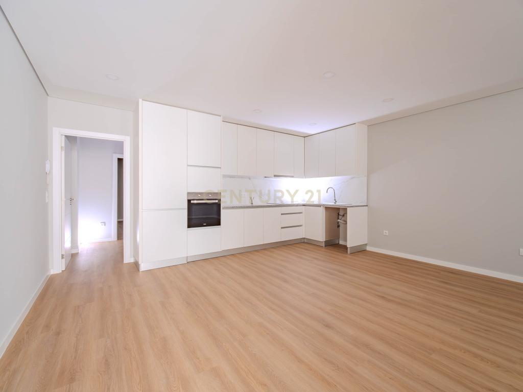 Apartamento T2 Novo com lugar de Estacionamento em Rio Tinto - Image 2