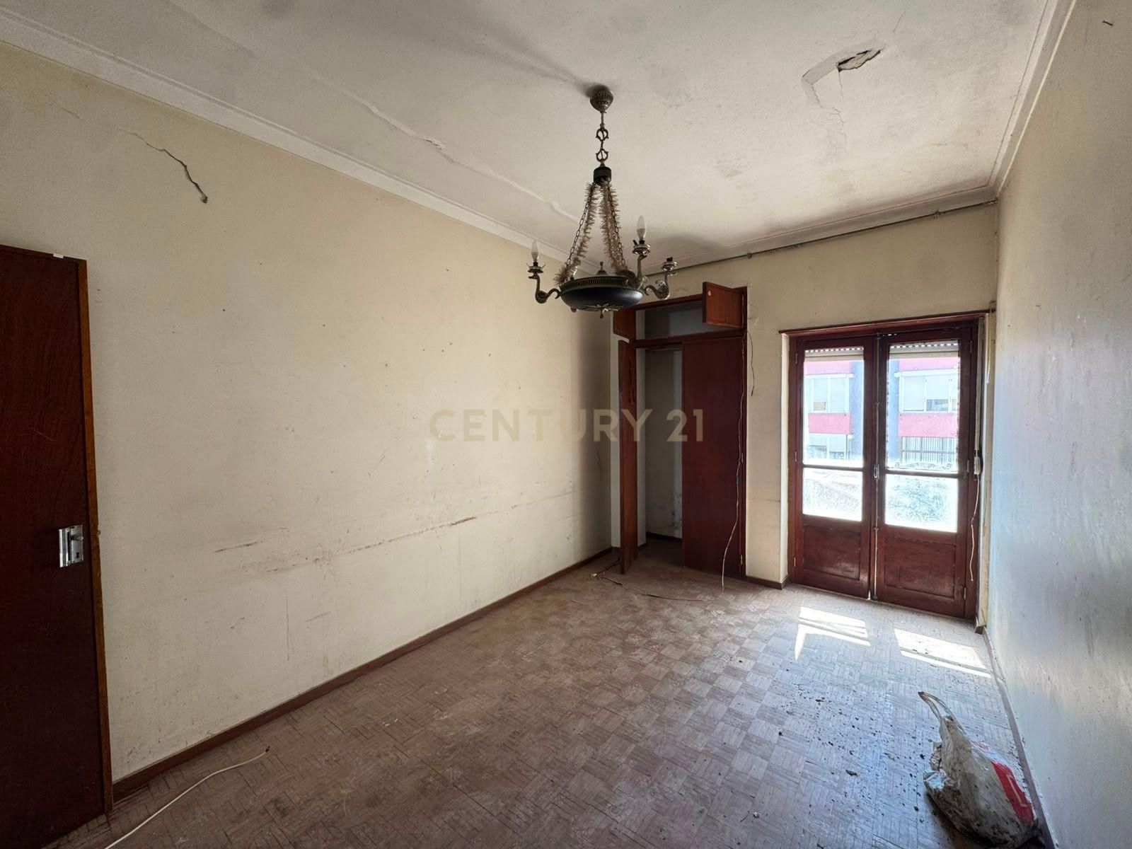 Fotografia 7 de T3 Barreiro Oportunidade de Investimento para Remodelação
