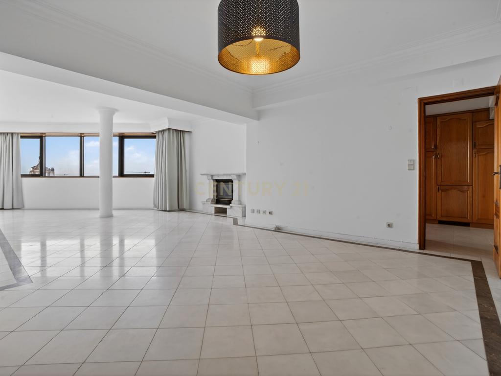 Apartamento T3 em Areeiro, com 1 lugar de garagem, Lisboa. - Image 5