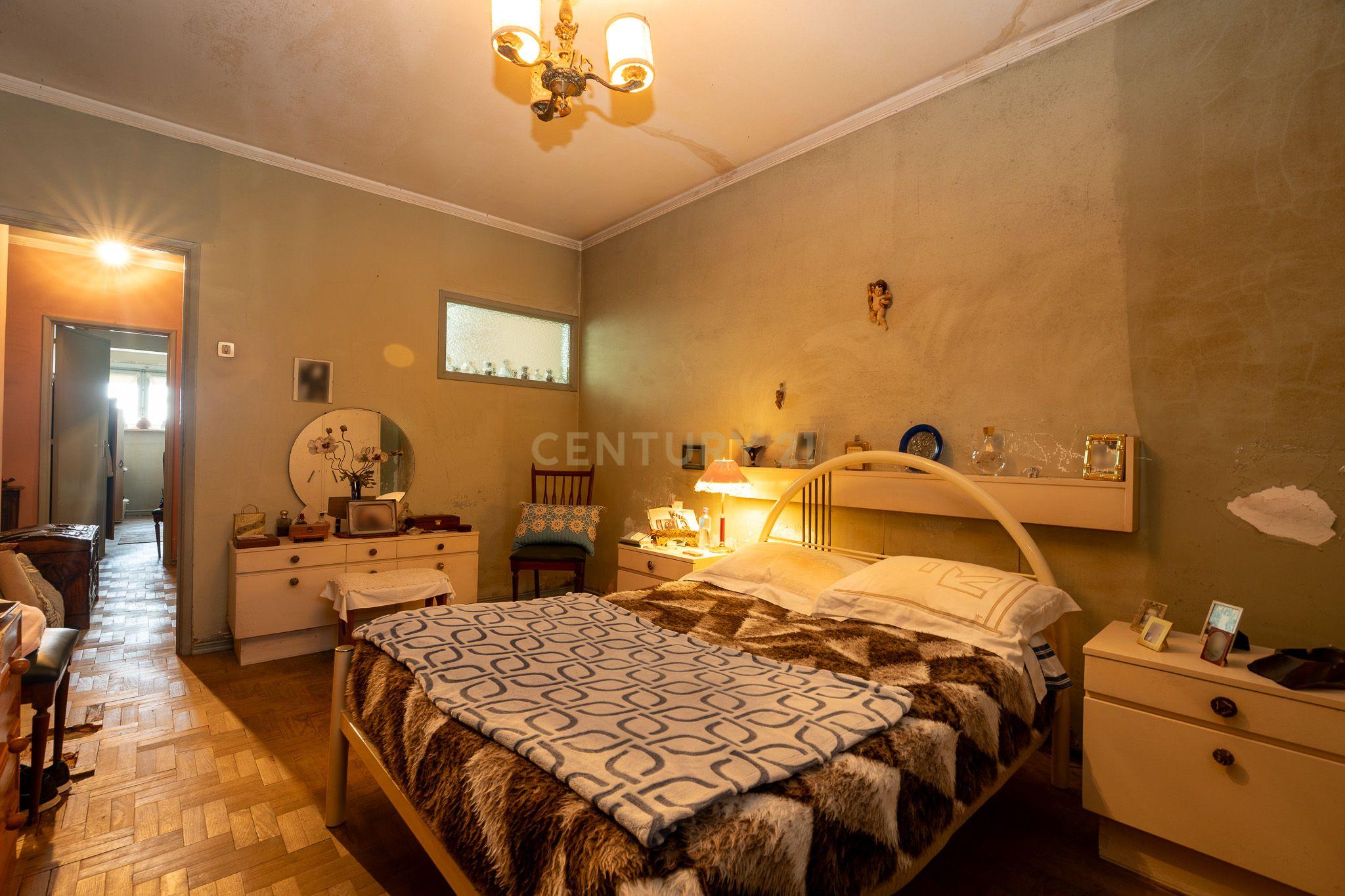 Apartamento de tipologia T3, com cerca de 115 m2, 2 WC, despensa, localizado numa das artérias principais da cidade de Odivelas, mais concretamente na Rua Professor Dr. Augusto Abreu Lopes. - Image 24