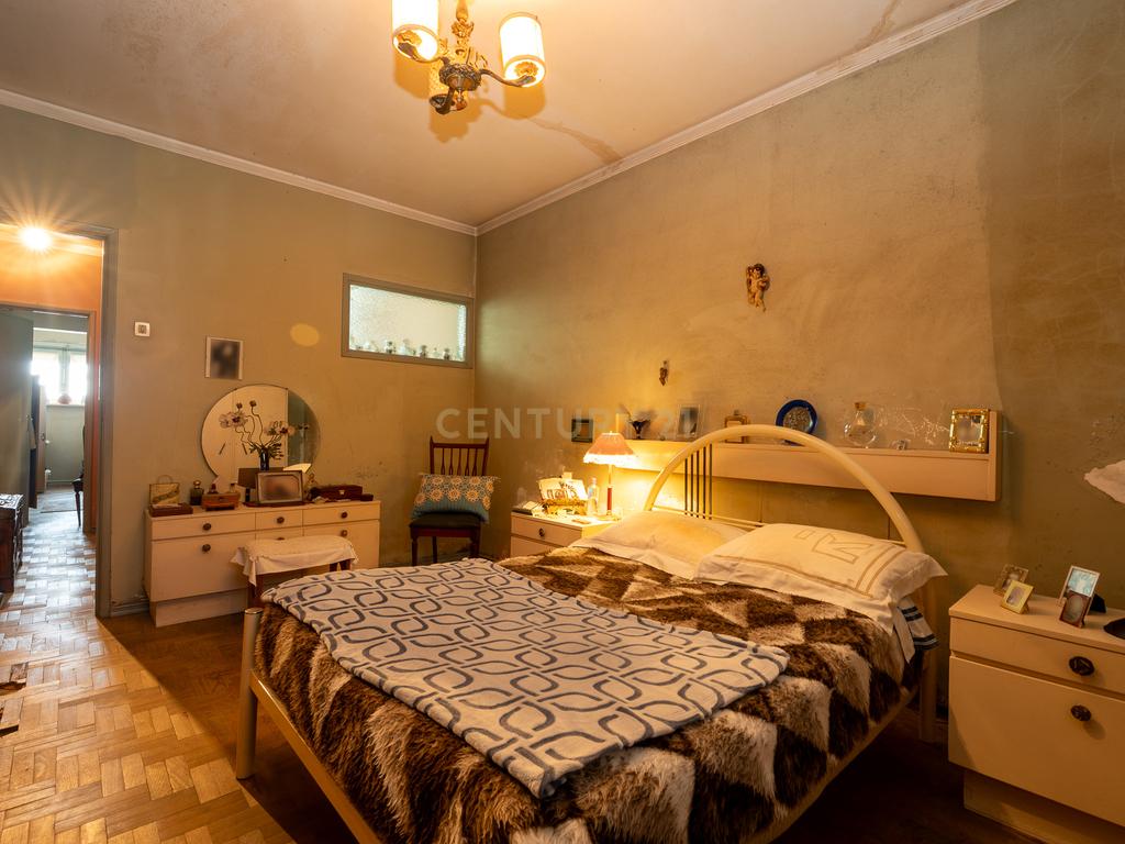 Apartamento de tipologia T3, com cerca de 115 m2, 2 WC, despensa, localizado numa das artérias principais da cidade de Odivelas, mais concretamente na Rua Professor Dr. Augusto Abreu Lopes. - Image 24