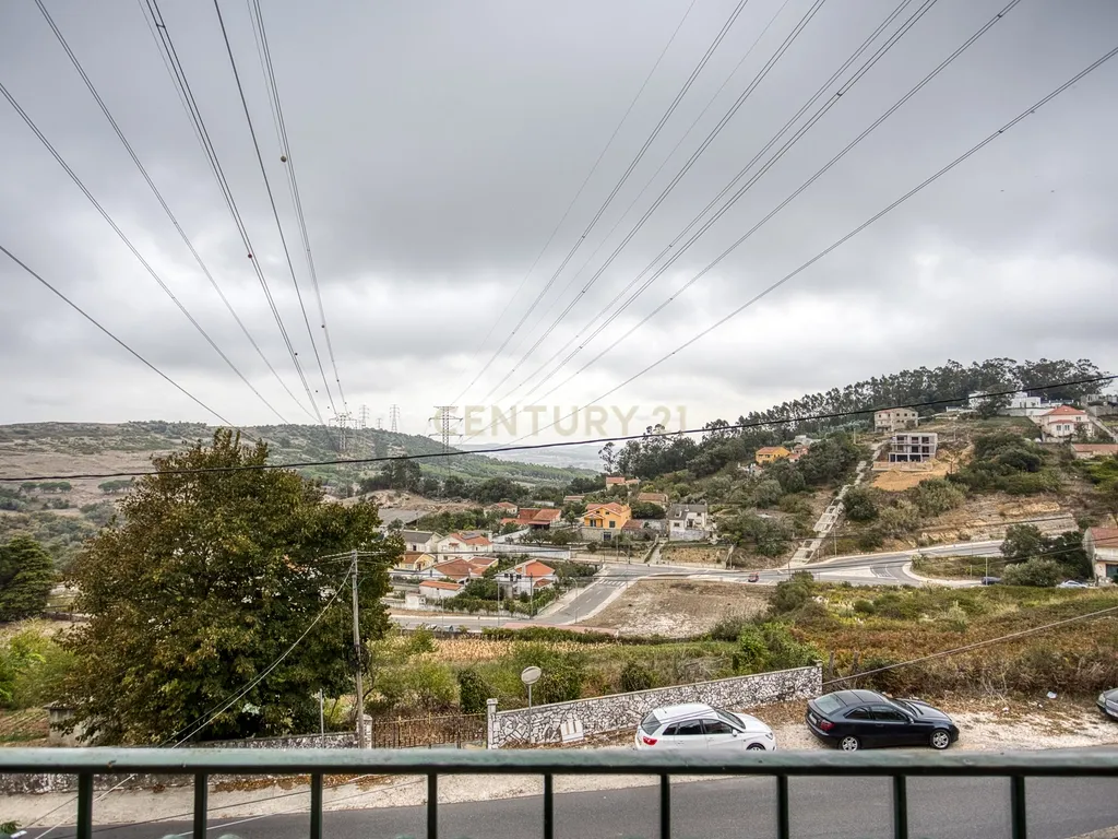 Moradia com elevado potencial de rentabilização em Camarões – Almargem do Bispo - Image 20