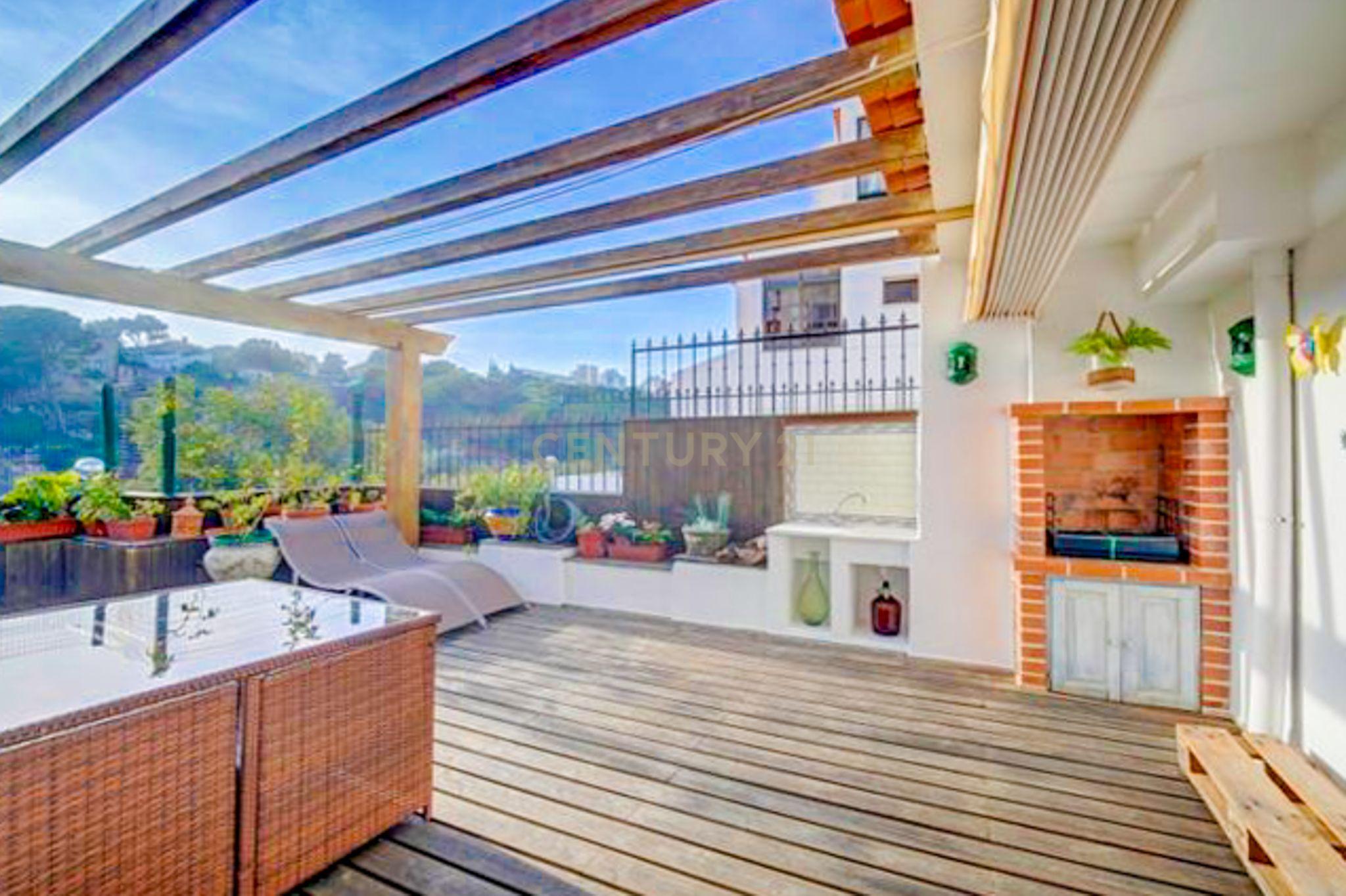 Apartamento T3+1 duplex com terraço no coração de Cascais - Image 3