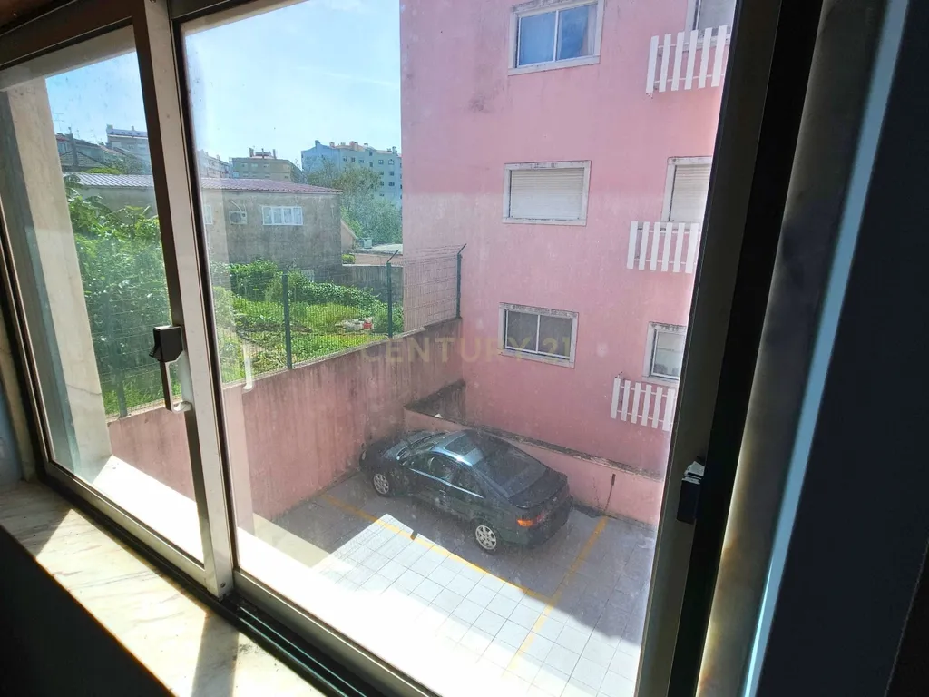 Loja Algés com 330 m2 - Image 13