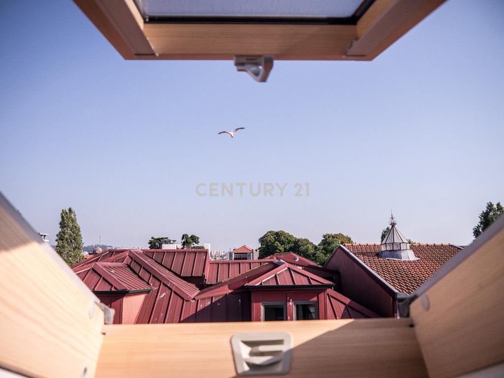 Apartamento T0 +1 Duplex em Miguel Bombarda | Centro do Porto - Image 17
