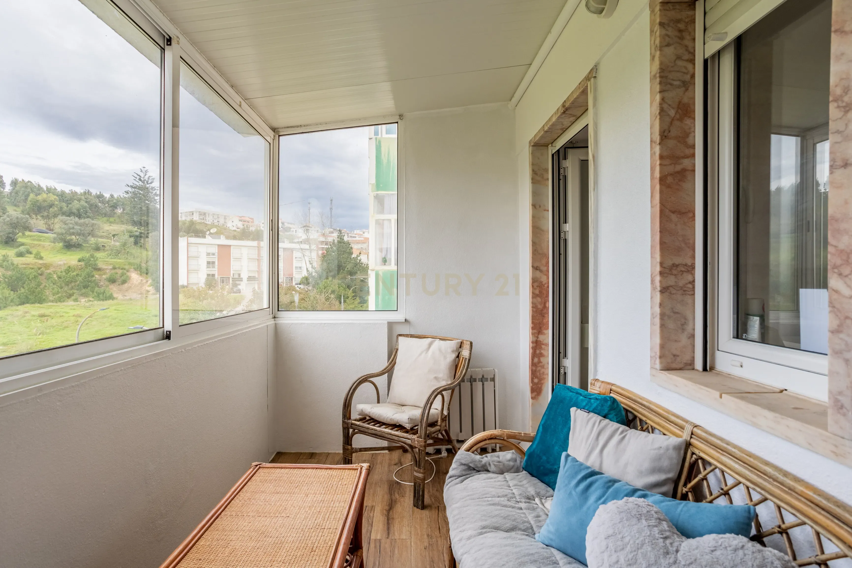 Apartamento T2 na Nazaré - Totalmente Remodelado com Vista Mar - Image 15