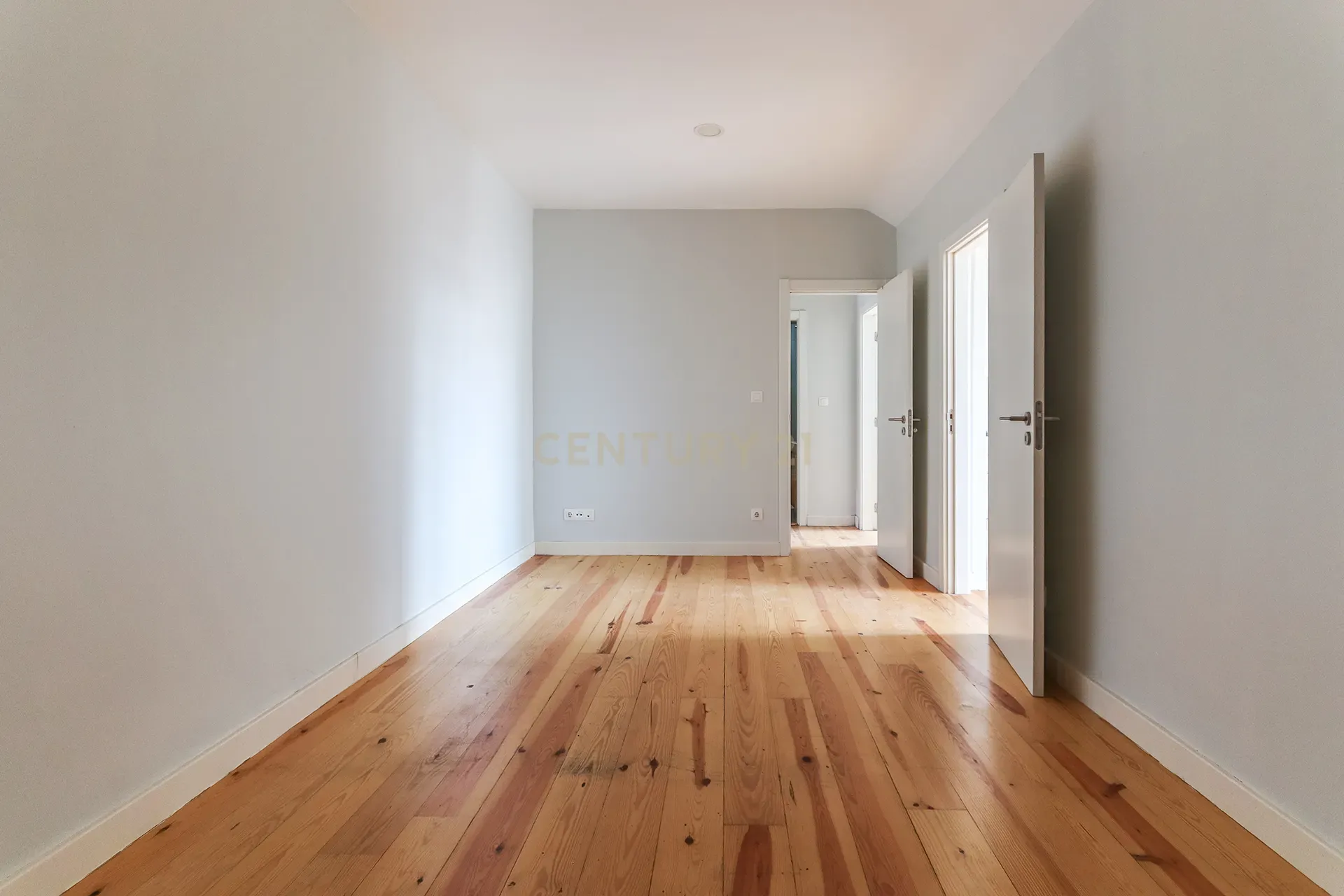 Apartamento T4 Totalmente Remodelado no 4º Andar - Image 21