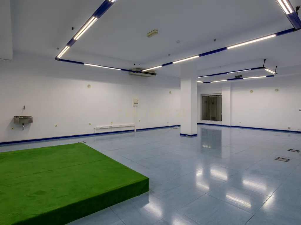 Edifício Comercial em Carnaxide - 5 Pisos - Image 17