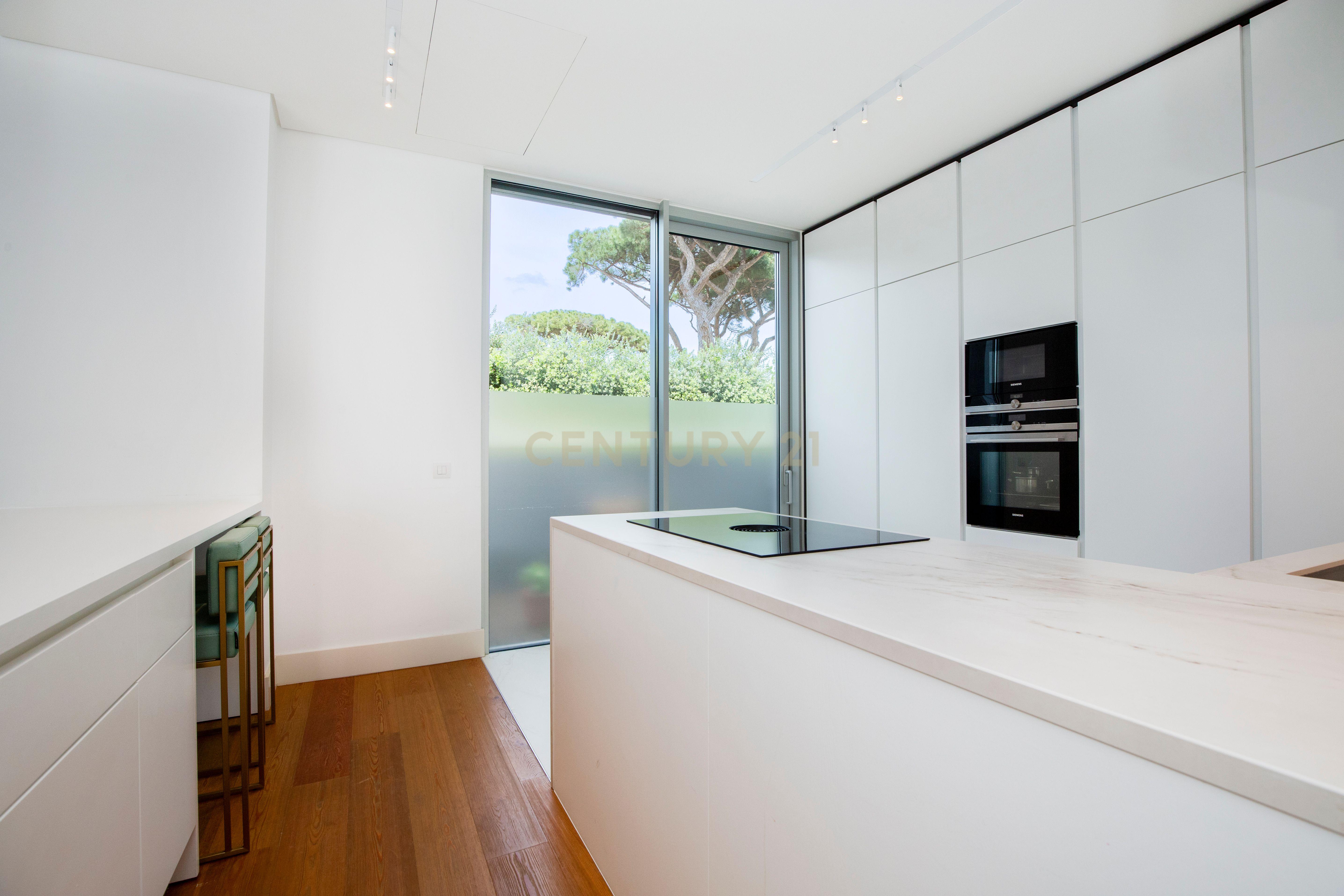 Moradia T5 no Bloom Marinha - Image 11