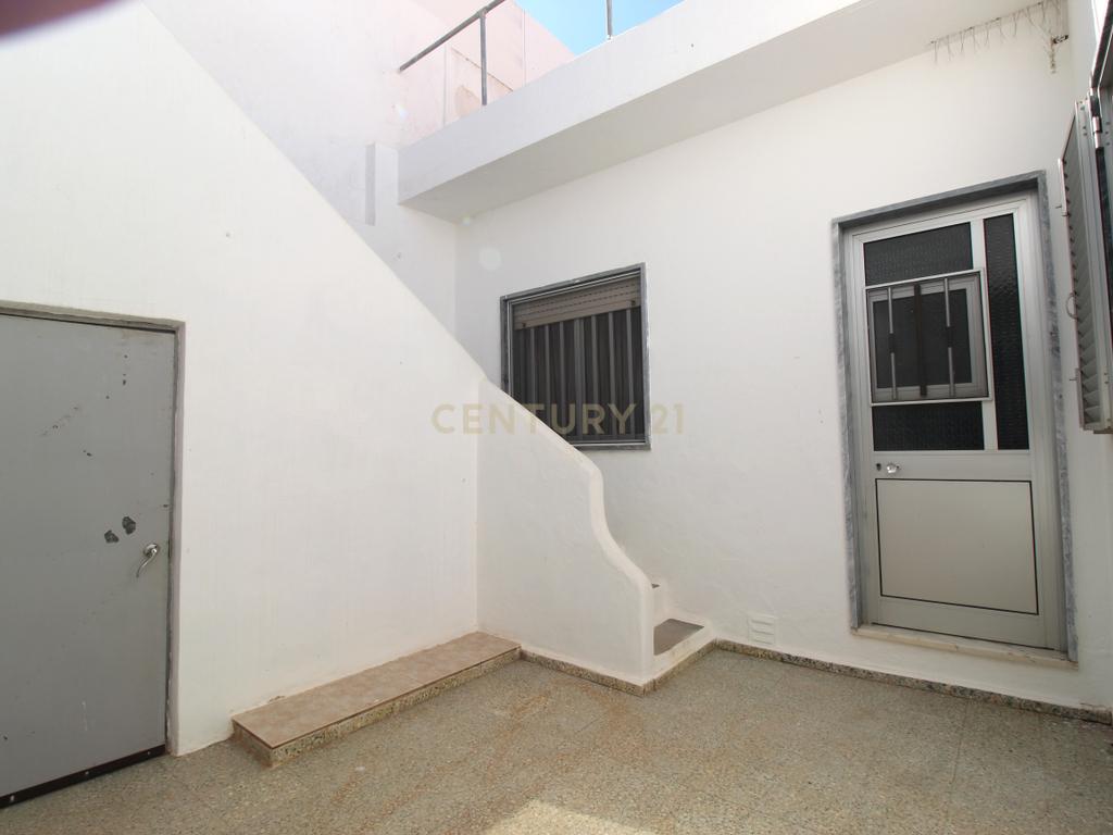 Moradia tradicional, 184 m2, em primeira linha de Santa Luzia. - Image 18