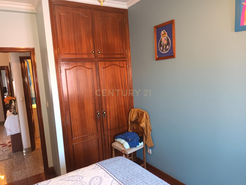 Vende-se apartamento T3 Duplex, zona das Antas, Porto - Image 19