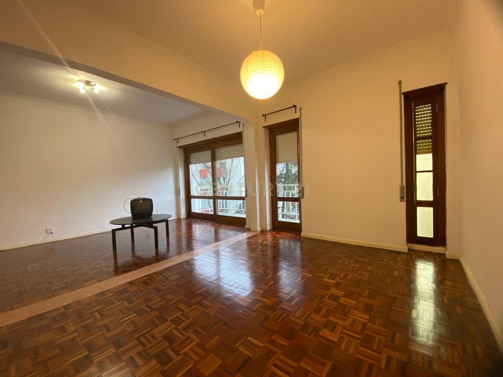 Apartamento T2 para Arrendamento - Image 15