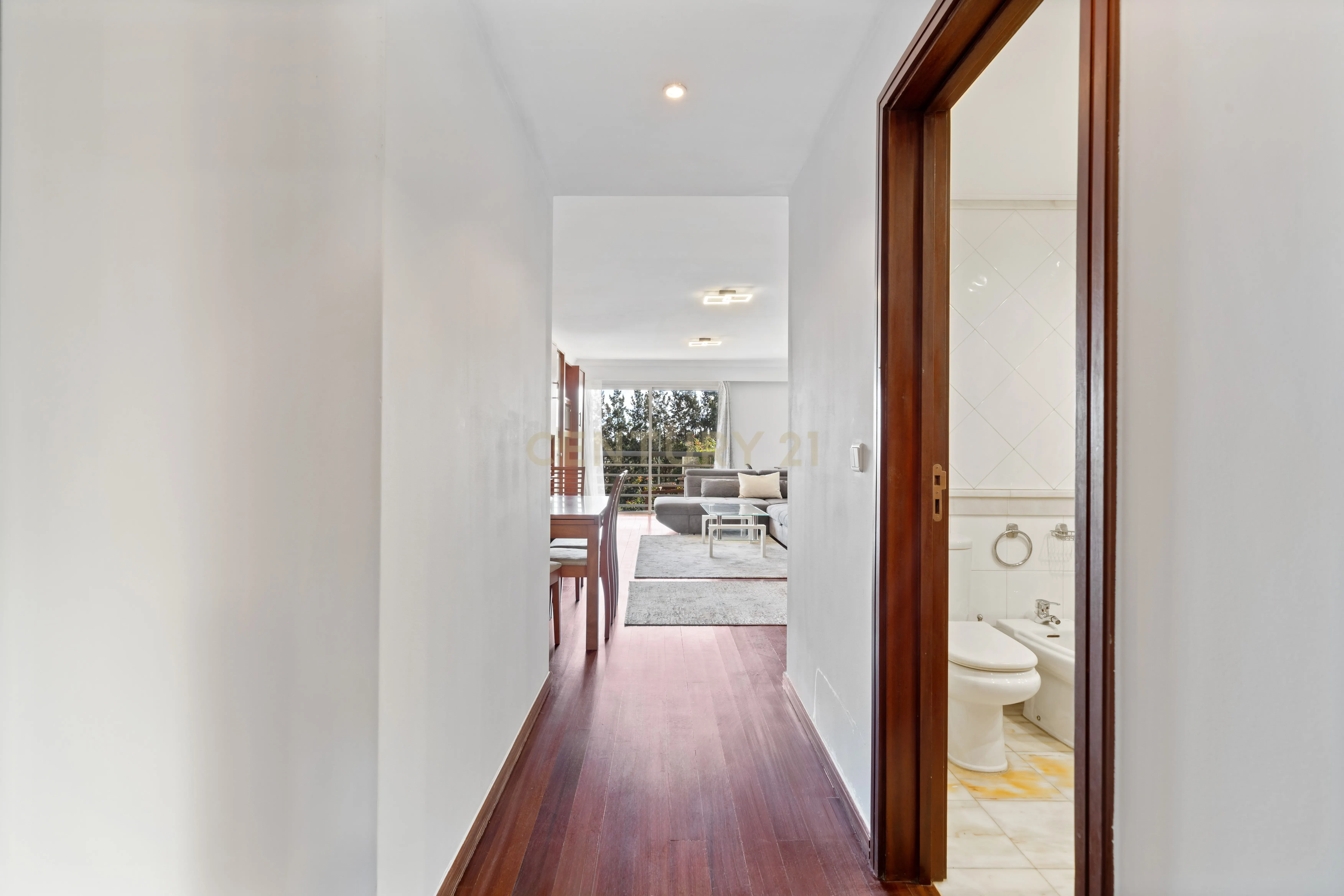Apartamento T2 à Venda, com Jardim e Vista Mar - Pilar, Funchal - Image 18