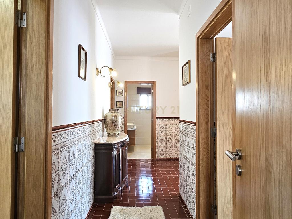 Vila T2+2 em Vendas Novas - Image 16
